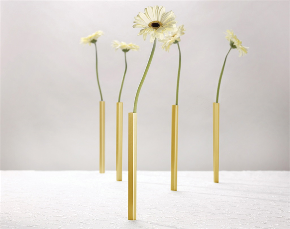 Product image 1 of Peleg Design Magnetic vases - gold - set 5 pcs
